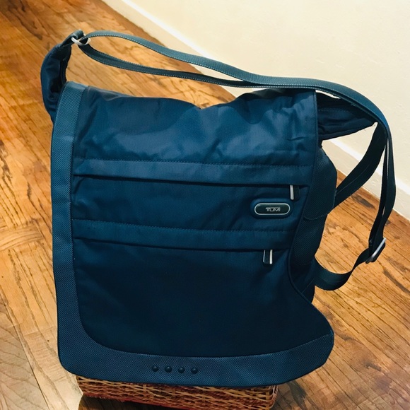 tumi t tech crossbody bag
